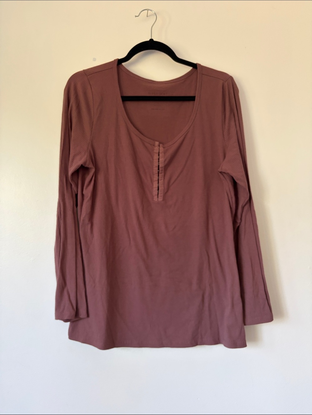 Torrid Women's Long Sleeve Scoop Neck Henley Top Mauve Pink Size Unknown
